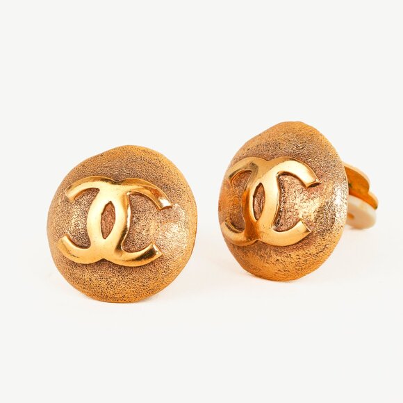 Chanel Gold-Tone Round Interlocking CC Clip-On Earrings - Picture 1 of 4